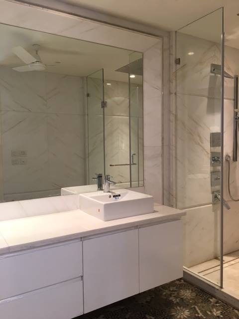 Marble bathroom, Maharani Bagh Residence, New Delhi